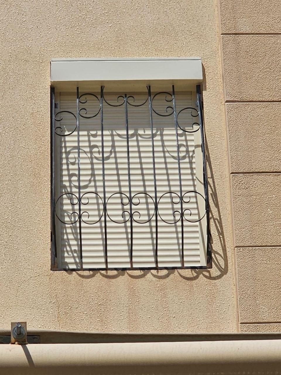 شتر نوافذ ألمنيوم